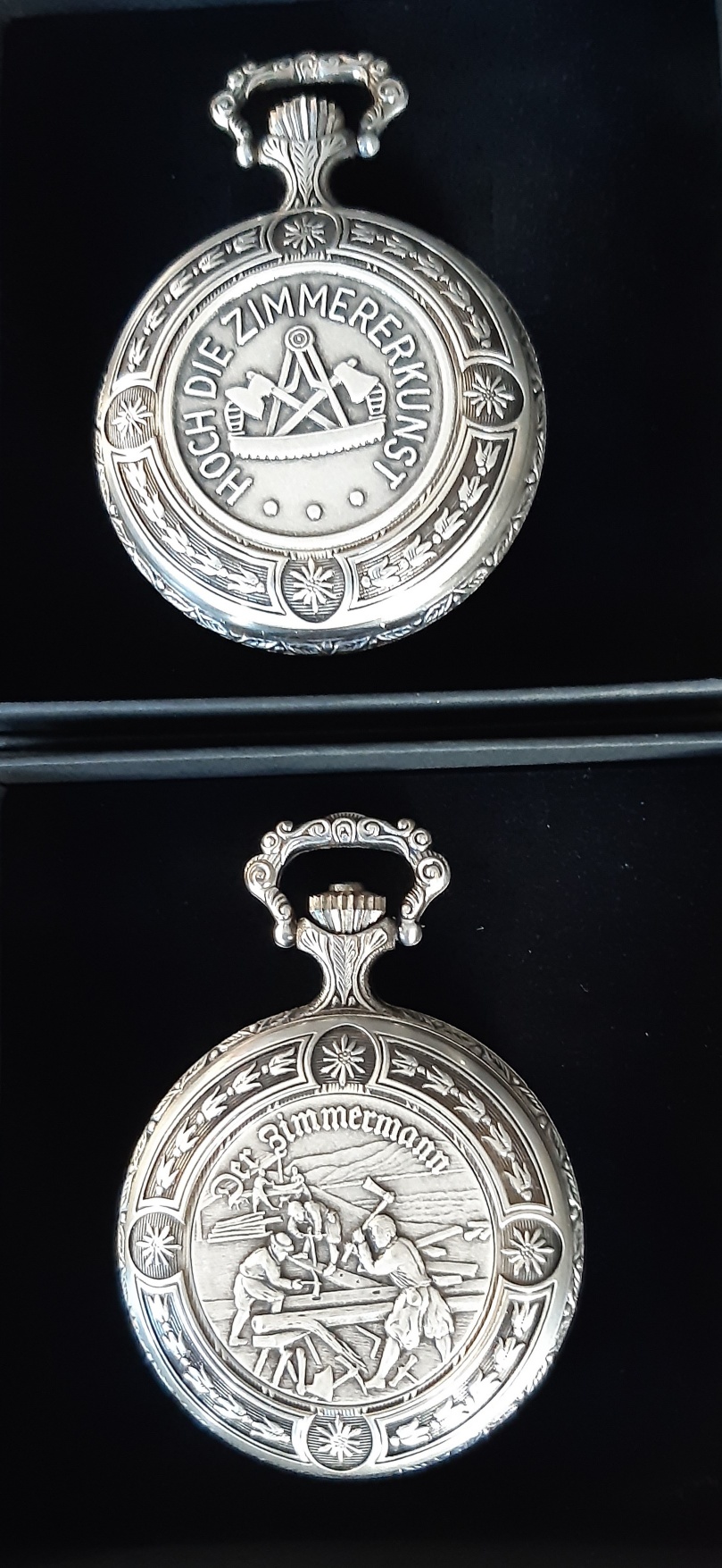 Zwei Taschenuhren mit Handwerkermotiven